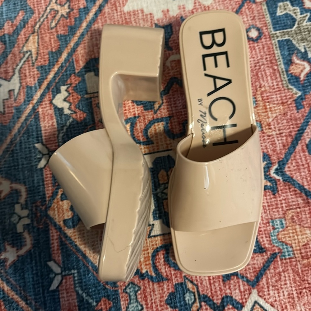 Beach by Matisse sandal in nude sz 6